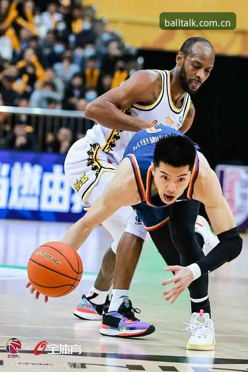 谈球吧旗下平台安装教程：官方App vs 网页版全面对比